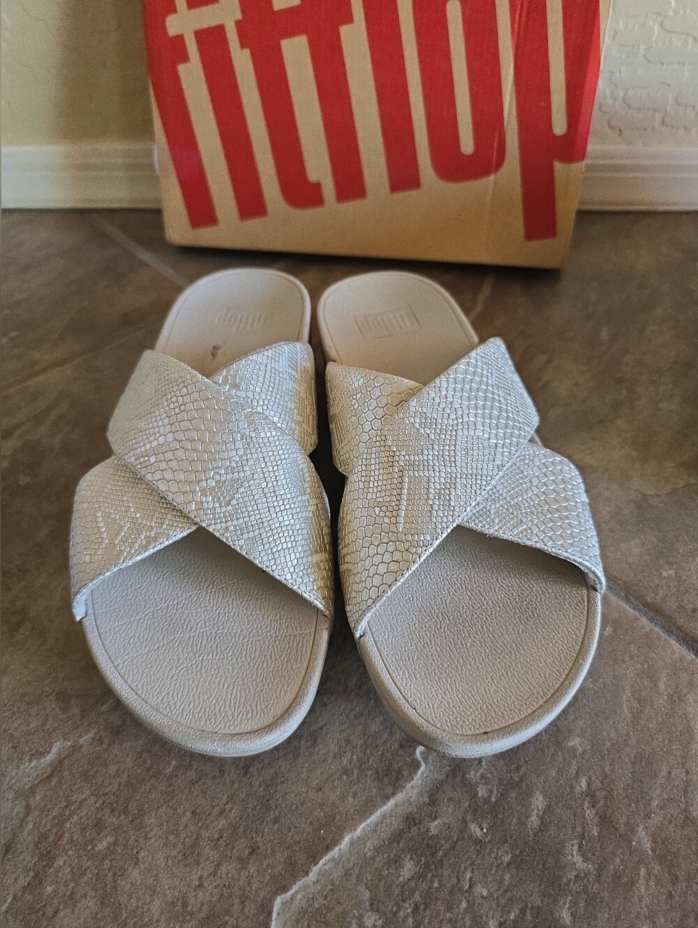 Fitflop Lulu Crisscross Metallic Champagne Slide Sandals Size 7